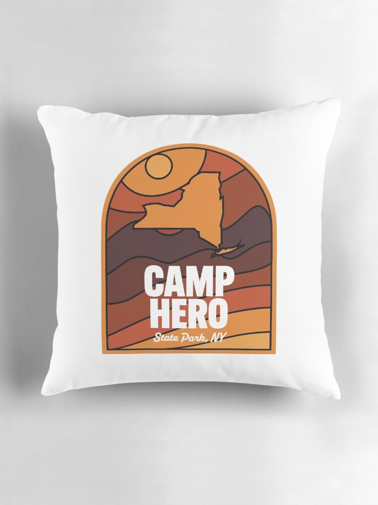 Aperçu 3 sur 4. Coussin avec l'œuvre Camp Hero State Park New York créée et vendue par HalpinDesign.