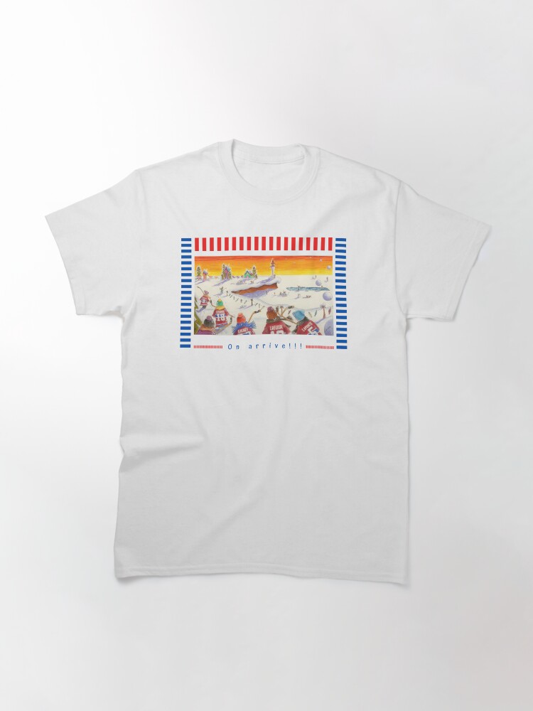 Aperçu 3 sur 7. T-shirt classique avec l'œuvre Linda Molloy "On arrive!" créée et vendue par LindaMolloy.