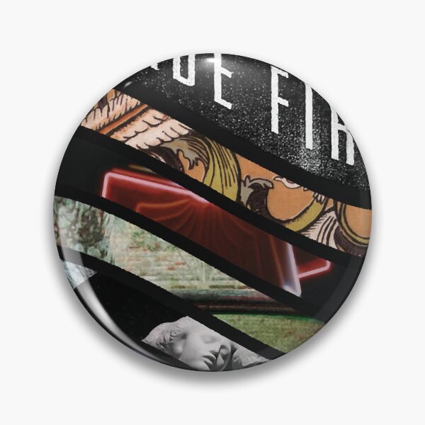 Aperçu de l'œuvre Arcade Fire - T-shirt Discographie essentiel créée et vendue par StevenPerkes5.