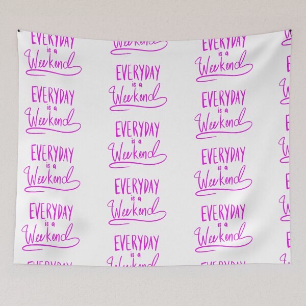 Aperçu de l'œuvre Everyday Is A Weekend Pink Simple Art Print créée et vendue par lineartdesigns.