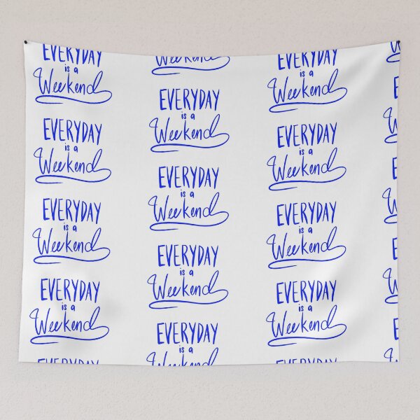 Aperçu de l'œuvre Everyday Is A Weekend Blue Simple Art Print créée et vendue par lineartdesigns.