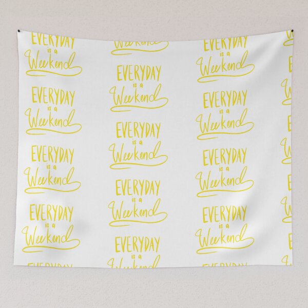 Aperçu de l'œuvre Everyday Is A Weekend Yellow Simple Art Print créée et vendue par lineartdesigns.