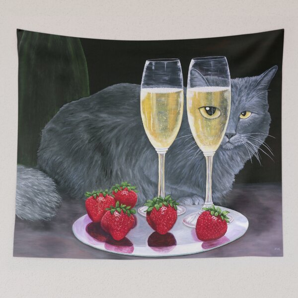 Artikelvorschau, Langhaarige graue Katze mit Sekt und Erdbeeren entworfen und verkauft von KarenZuk.