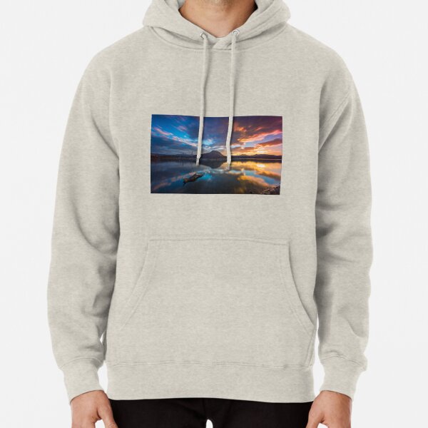 Moogerah Beauty Pullover Hoodie
