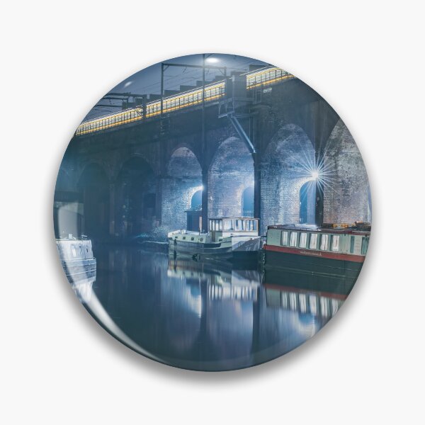 Artikelvorschau, Night scene of a canal with barges entworfen und verkauft von Tony North.