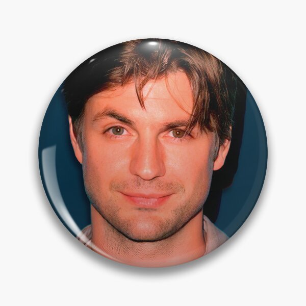 Aperçu de l'œuvre Gale Harold Affiche v2 créée et vendue par GroupieClub.