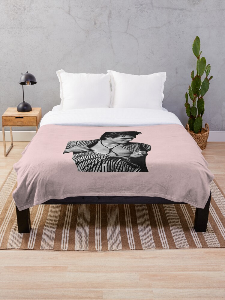 https://ih1.redbubble.net/image.3163269193.0006/ur,blanket_medium_bed,wide_portrait,x1000.1.jpg