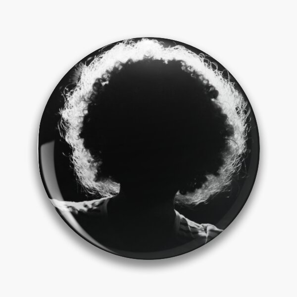 Artikelvorschau, Schwarz-Weiß-Silhouette mit bauschiger Frisur entworfen und verkauft von Rashkin.