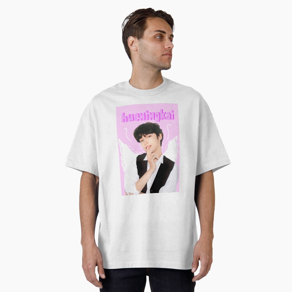 Artikel-Vorschau von Oversized T-Shirt, designt und verkauft von HyunjinsSTAY.