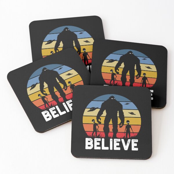 Artikelvorschau, Bigfoot und Aliens glauben entworfen und verkauft von designandclouds.
