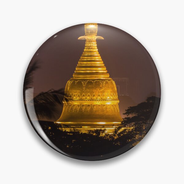 Artikelvorschau, The Shwedagon Pagoda illuminating in the night sky over Yangon, Myanmar entworfen und verkauft von SnapTPhotograph.