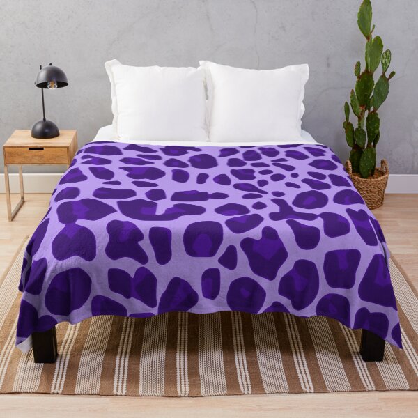Artikelvorschau, Lila Safari Street Style Leopard Animal Print 2022 entworfen und verkauft von DesignLust.