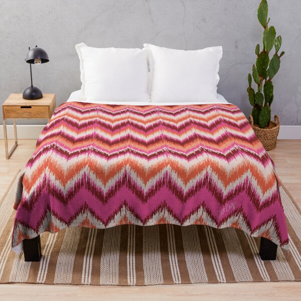 Aperçu de l'œuvre Motif Ikat 8 bits - Rose & Bordeaux créée et vendue par Cat Coquillette.
