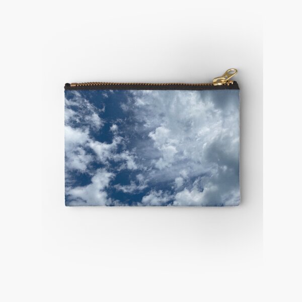 Artikelvorschau, Gebrochene Wolken am blauen Himmel entworfen und verkauft von Sinemathk.
