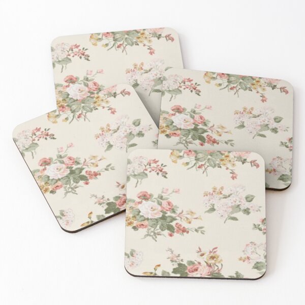 Artikelvorschau, Traditionelle britische Blumen & Früchte – Rosen Convolvulus & Erdbeeren Contemporary Classic Country Charm Pale Cream entworfen und verkauft von WearWolfDesigns.