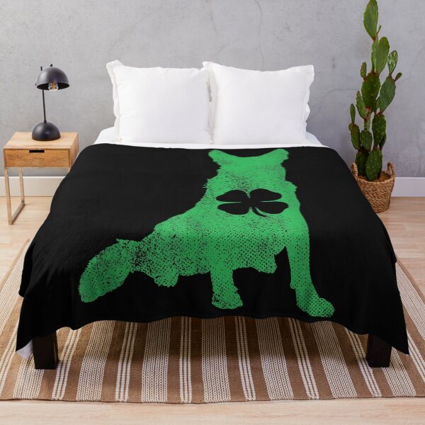 Artikelvorschau, German Shepherd Dog Gift St. Patrick's Day Shamrock Clover entworfen und verkauft von Mitzi12312.