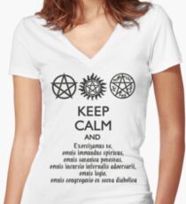 SUPERNATURAL - SPEAKING LATIN Tailliertes T-Shirt mit V-Ausschnitt