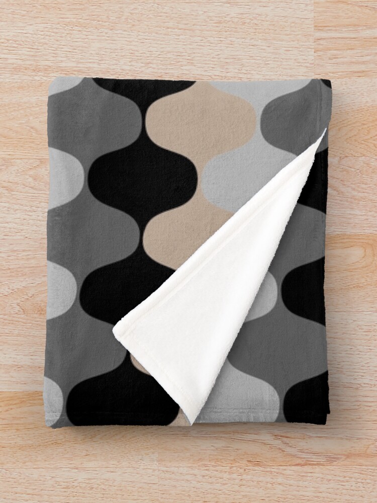 Thumbnail 3 von 6, Fleecedecke, Brown Gray and Black Wavy Stripe Pattern Pairs DE 2022 Popular Color Trail Dust DE6123 designt und verkauft von ColorOfTheYears.