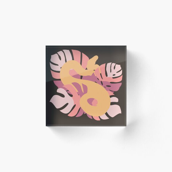 Artikelvorschau, Schlange in den weichen rosa Dünen-Sand-Farbmonstera-Blättern entworfen und verkauft von Nerdynoods.