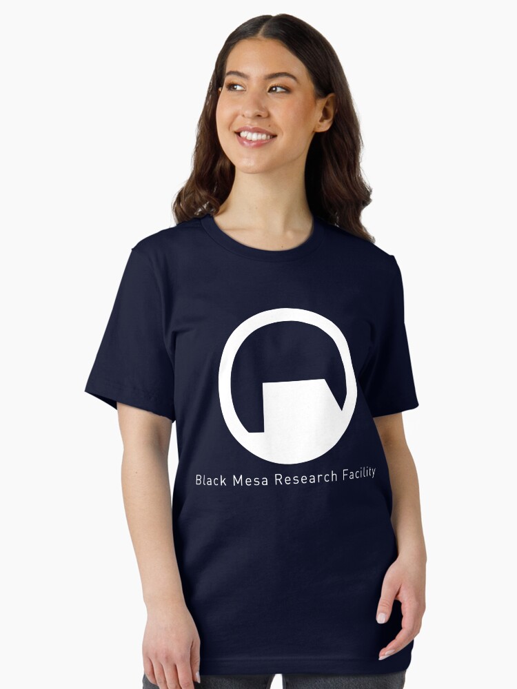 Aperçu 2 sur 7. T-shirt essentiel avec l'œuvre Logo Mesa noir (blanc) | Demi vie créée et vendue par LGSmerch.