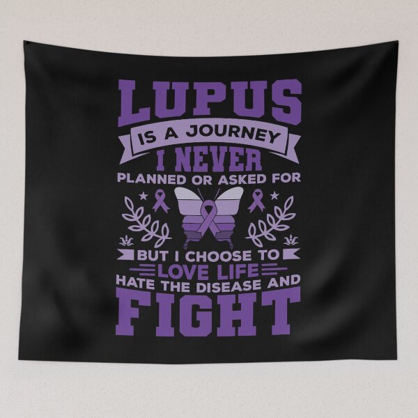 Artikelvorschau, Lupus ist ein Reise-Shirt, Lupus-Bewusstseins-Shirt, Lupus-Krieger-Shirt, Lupus-Kämpfer, Lupus-Anhänger, lila Band-Shirt, Kampf-Lupus-Shirt entworfen und verkauft von aymob.