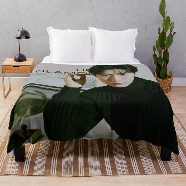 Lee Junho Throw Blankets for Sale | Redbubble