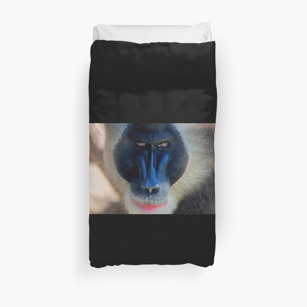 monkey looking right Duvet Cover
