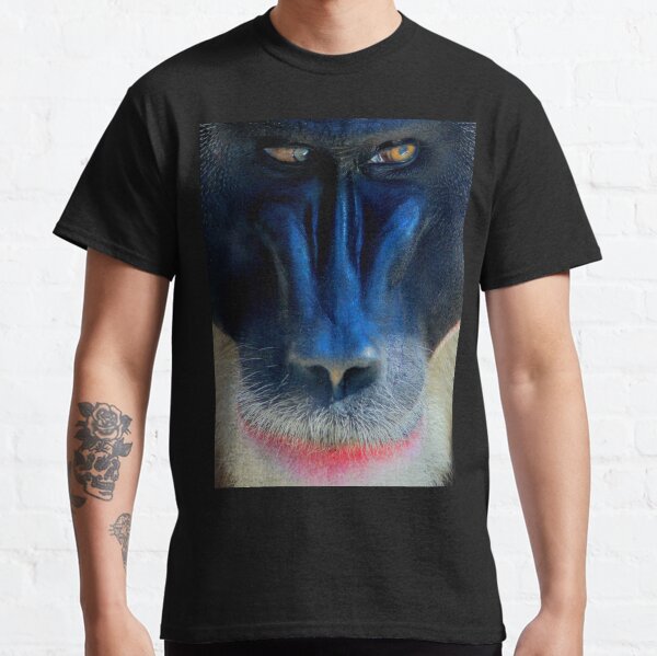 monkey looking right Classic T-Shirt
