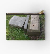 headstone Studio Pouch