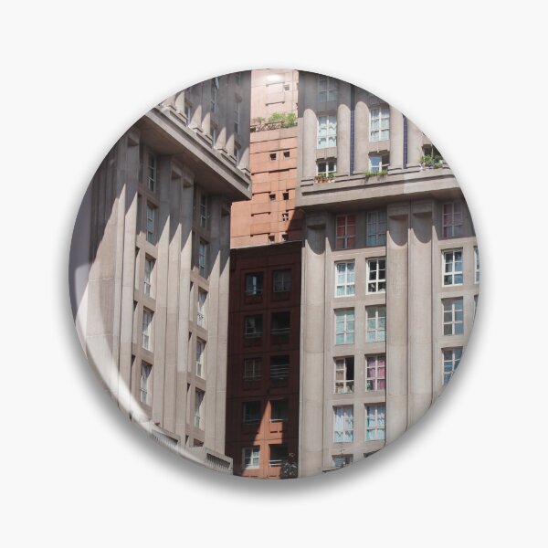 Artikelvorschau, Lautes Le Grand Postmodern Estate in Paris entworfen und verkauft von MancBusyBee.