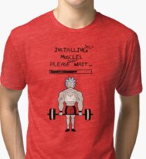 Camiseta de tejido mixto Rick y Morty. Instalando los músculos.