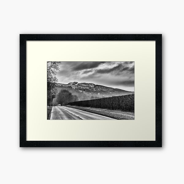 Vista previa del artículo con la obra «The Sleeping Giant, Brecon Beacons», diseñado y vendido por Dan Santillo.