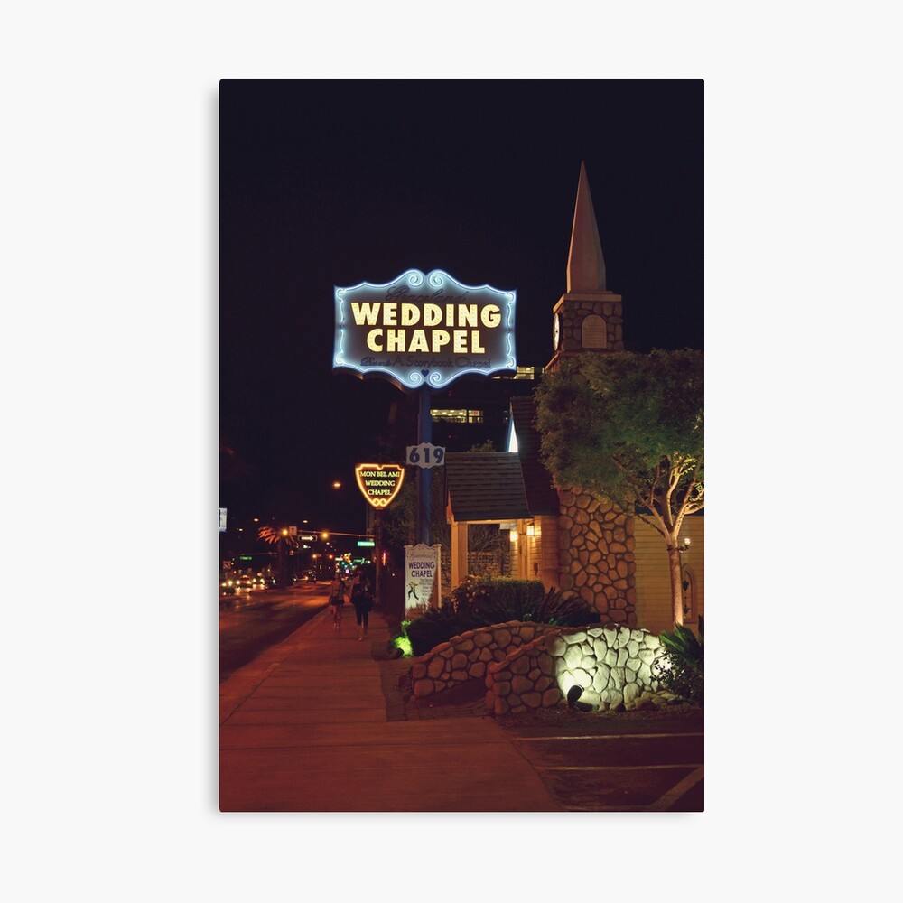 Wedding chapel in Las Vegas at night | Neon sign | Travel Photography