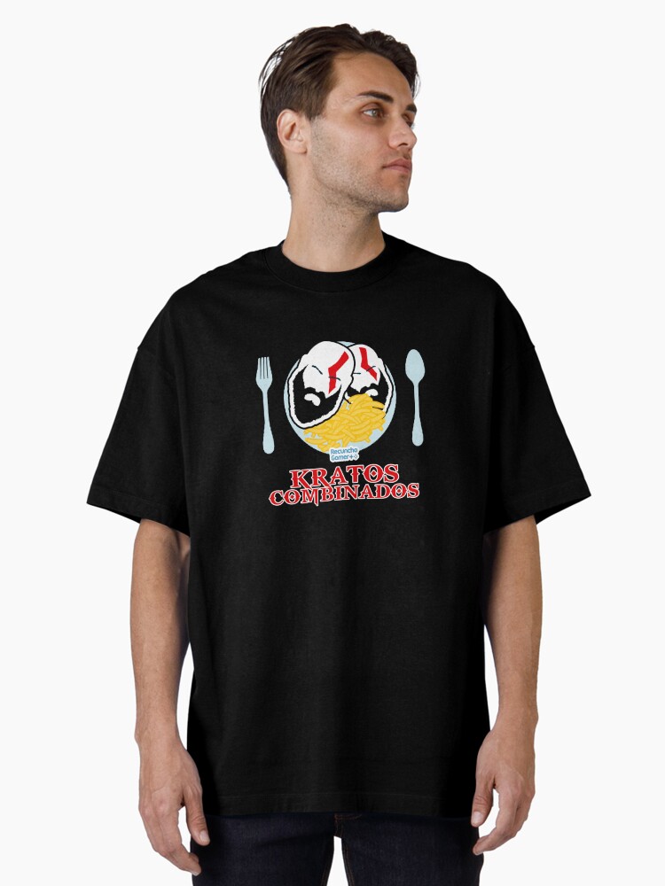 Imagen 1 de 7, Camiseta oversize con la obra Kratos Combinados, diseñada y vendida por RecunchoGamer.