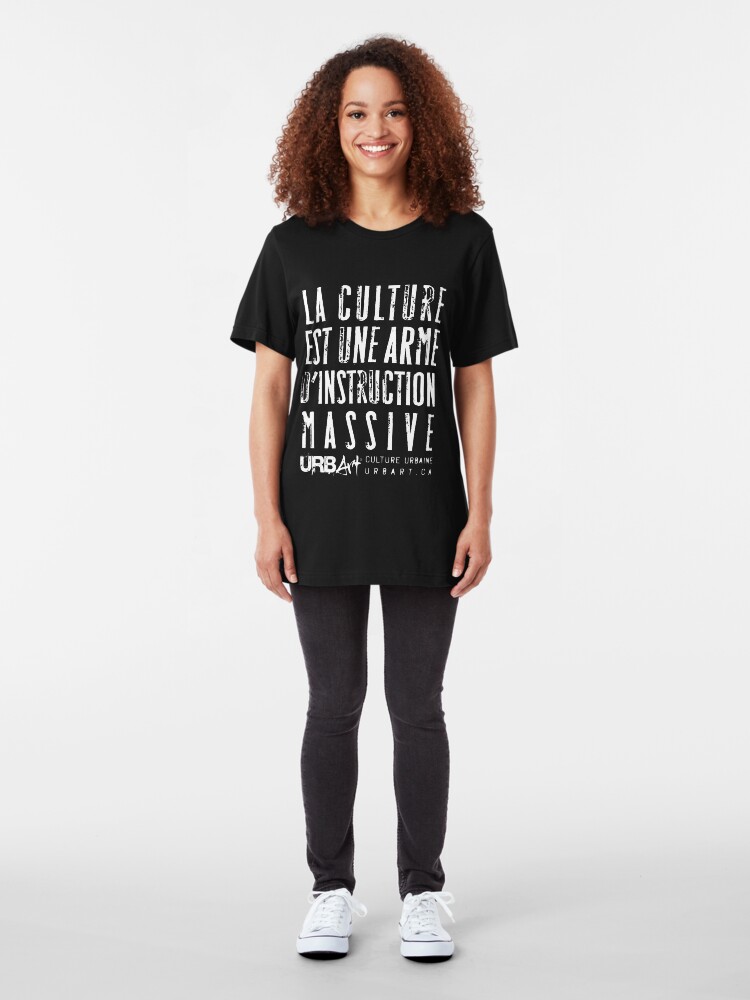 T-shirt ajusté ''UrbArt - La culture est une arme d'instruction massive' : autre vue