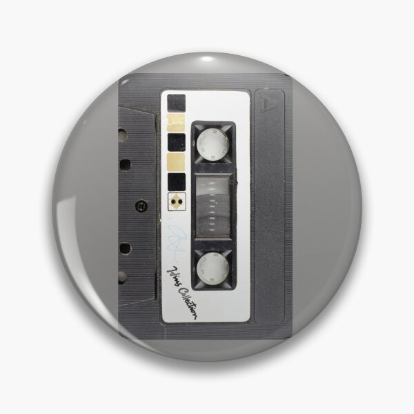 Artikelvorschau, Kassettenband der 80er Jahre für Retro-Musikliebhaber und Musiker – Kassettendeck entworfen und verkauft von Funwithmusic.