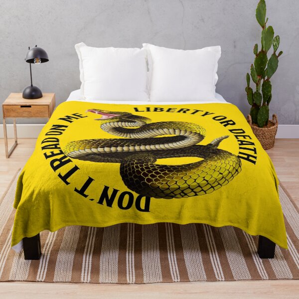 Aperçu de l'œuvre drapeau du libéralisme. Serpent. Liberté ou mort. Drapeau de Gadsden. Grelot. serpent jaune vecteur de serpent. Tatouage d'art de serpent créée et vendue par DALIO666.