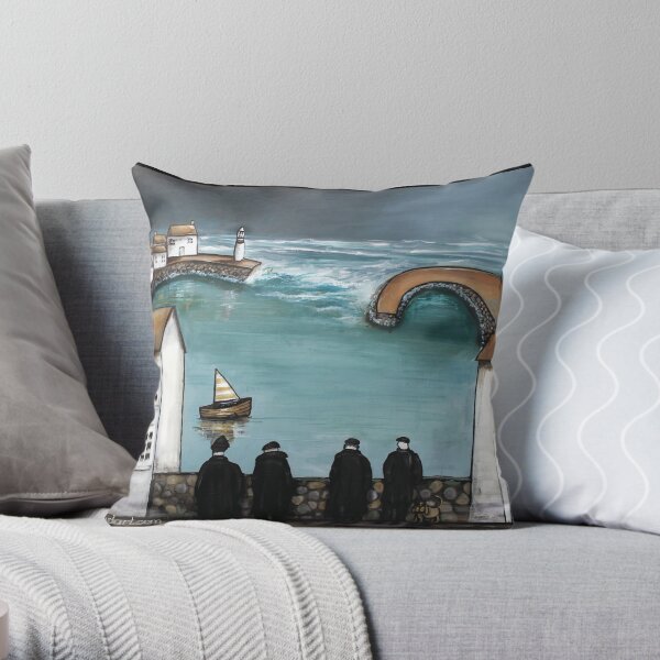 Skiddelywodden Throw Pillow
