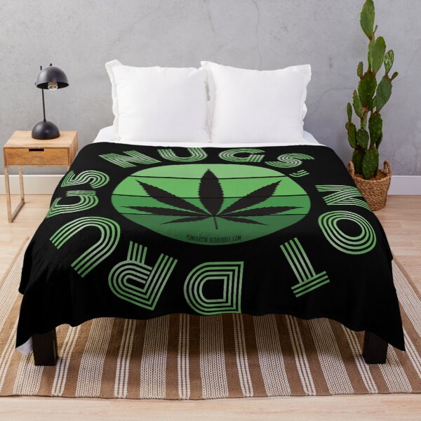Aperçu de l'œuvre Retro Vintage Sunset Green Pot leaf-Nugs not drugs créée et vendue par YomeHayin.