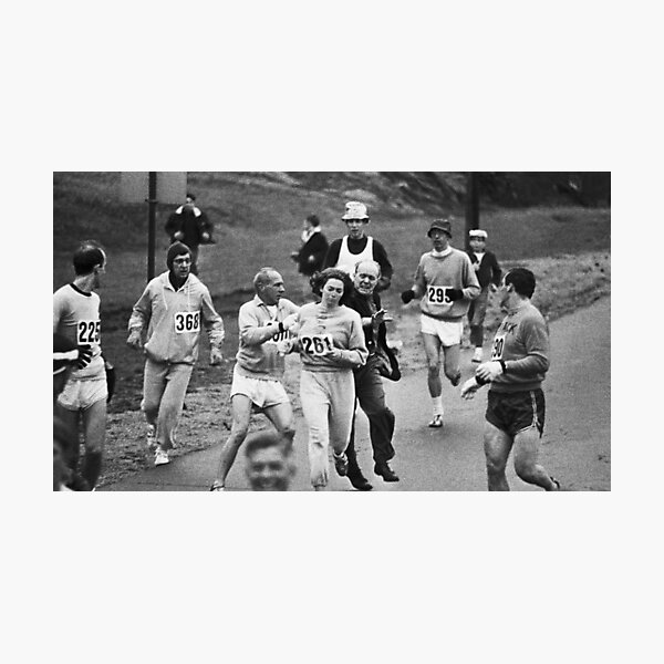 Vista previa del artículo con la obra «Kathrine Switzer - Boston 1967», diseñado y vendido por MarcoGorini.
