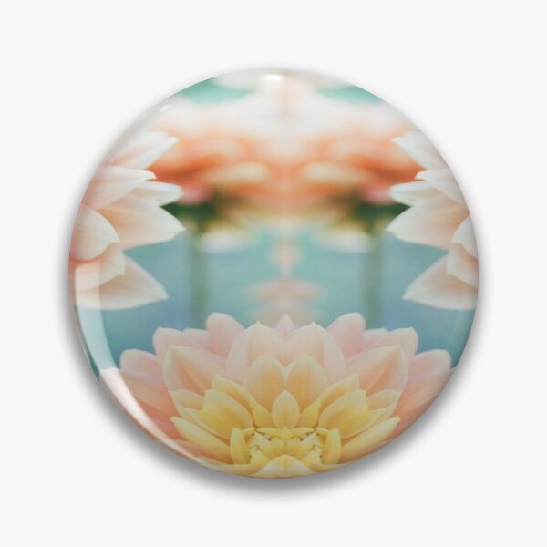 Artikelvorschau, Landschaft Blume Dahlie Orange. entworfen und verkauft von RovanMoonLight.