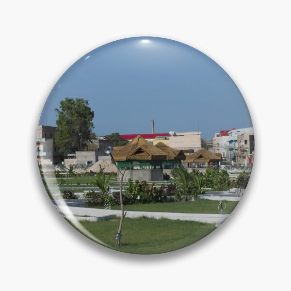 Artikelvorschau, Die Ansicht des neuen Friedensgartens von Mogadischu im Bezirk Hamar Jajab in Somalia entworfen und verkauft von VintageSomalia.