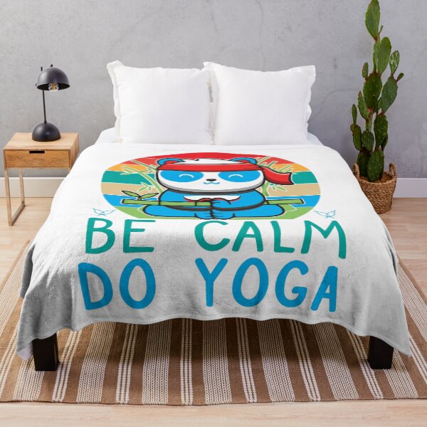 Aperçu de l'œuvre être calme faire du yoga-typographie d'animaux drôles créée et vendue par Hartics.