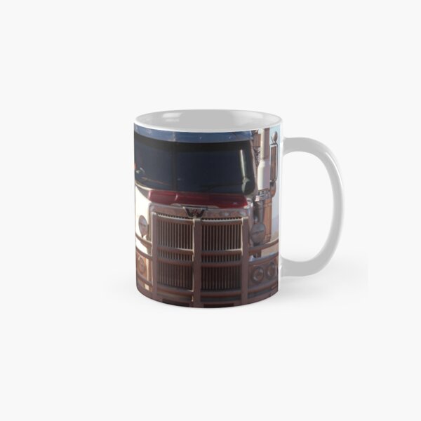 road train at Auski Roadhouse (Pilbara) Classic Mug