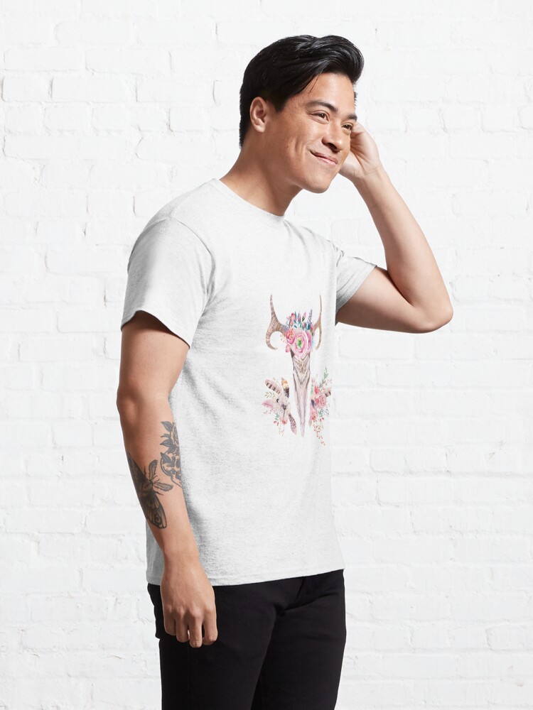 Vista alternativa de Camiseta clásica Deer skull with feathers and flowers