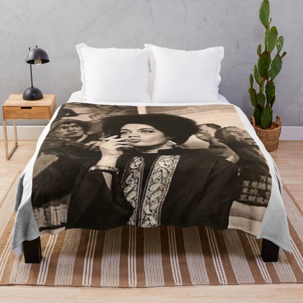 Artikelvorschau, Kathleen Cleaver Black History Month Design entworfen und verkauft von boopsblunt.