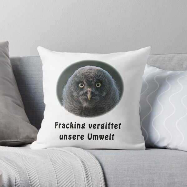 Hilfloser kleiner Bartkauz Dekokissen