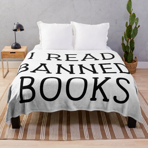 Artikelvorschau, I Read Banned Books Book lover entworfen und verkauft von Love Between Pages.