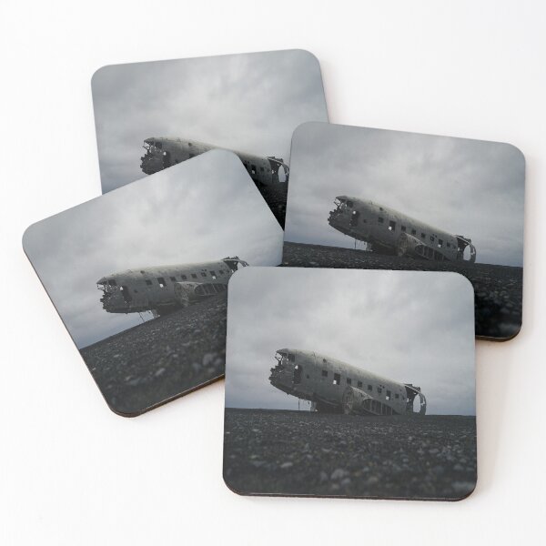 Artikelvorschau, Island Solheimasandur Flugzeugwrack am schwarzen Sandstrand entworfen und verkauft von NewPrint.