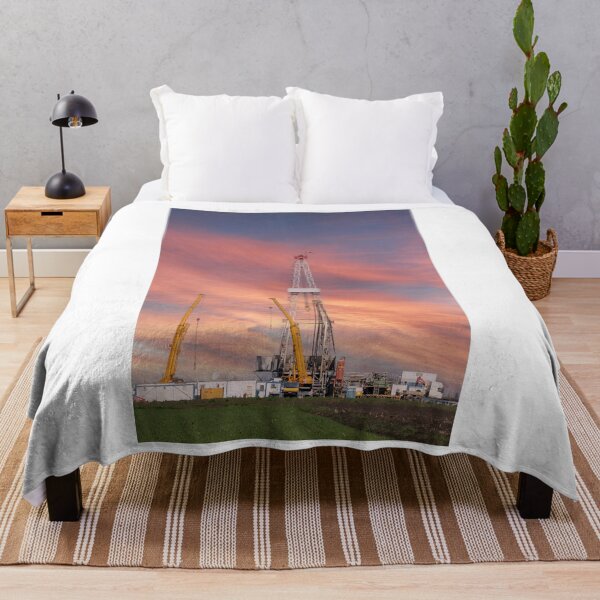 Item preview, oil drilling rig and cranes petrochemical industry designed and sold by goceris.